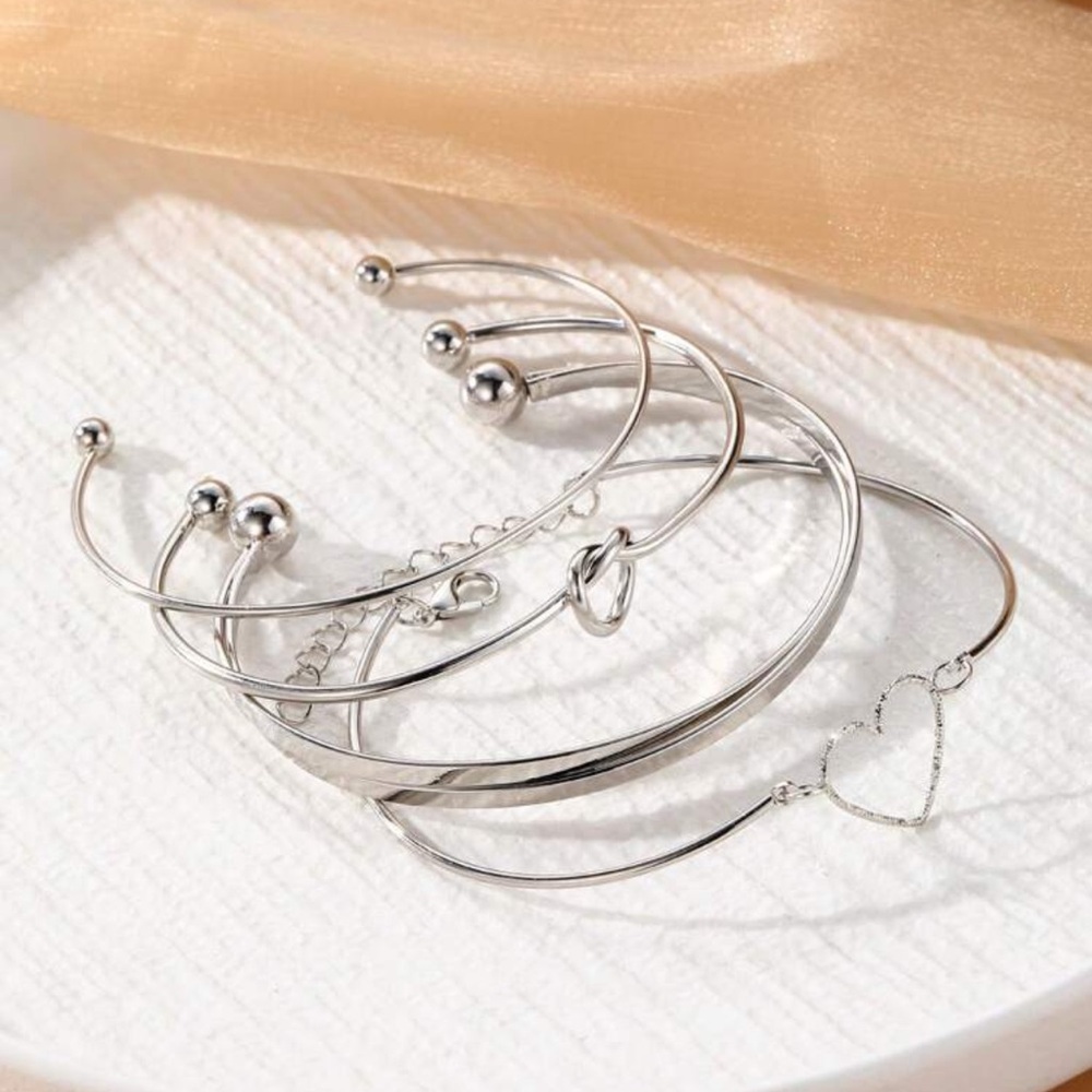 Elegant Silver gray  Heart Bracelet Set - Picture 4 of 7